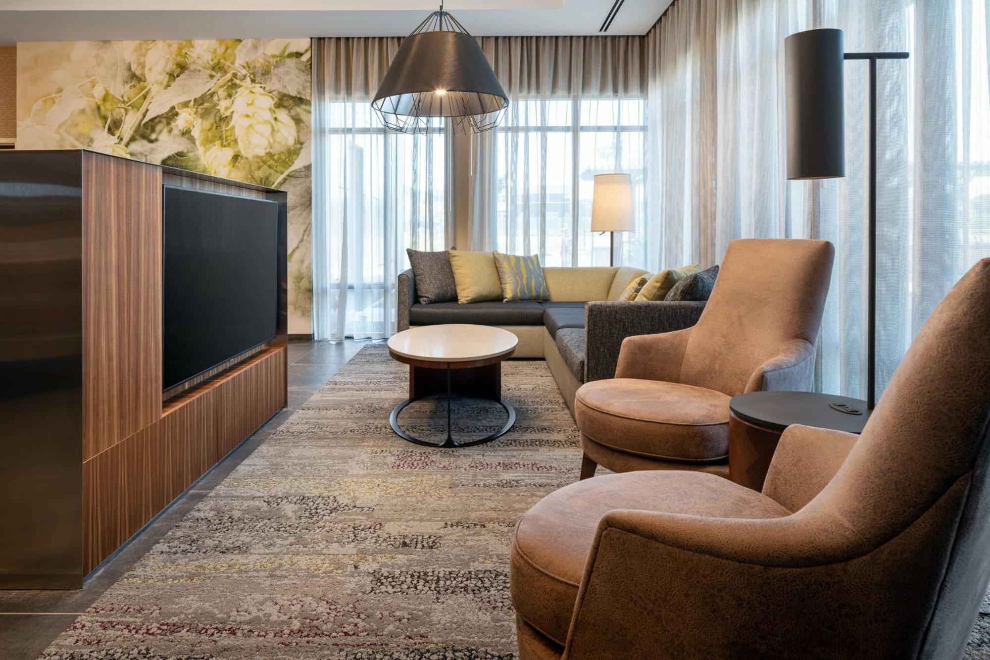 Courtyard By Marriott Petaluma Sonoma County Hotel Екстериор снимка