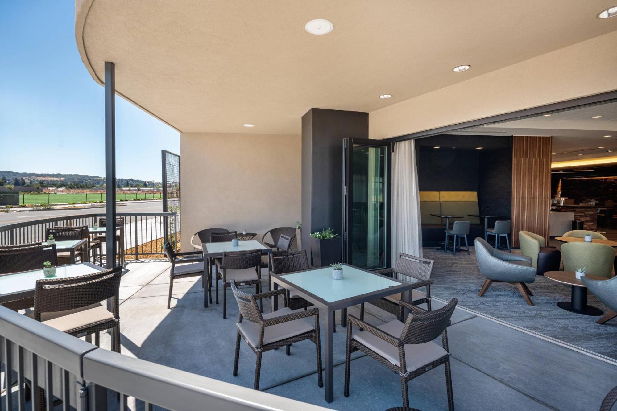 Courtyard By Marriott Petaluma Sonoma County Hotel Екстериор снимка