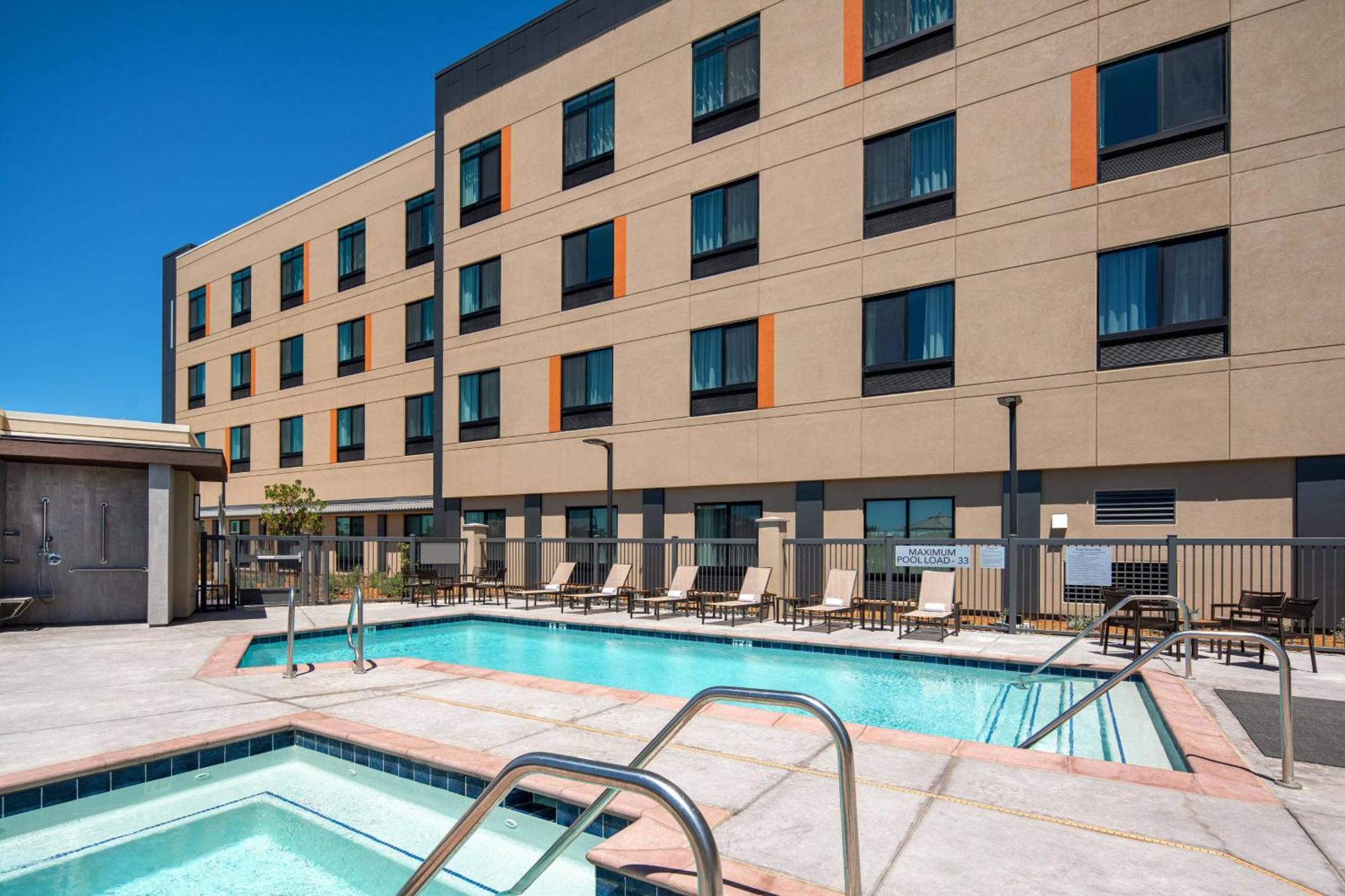 Courtyard By Marriott Petaluma Sonoma County Hotel Екстериор снимка