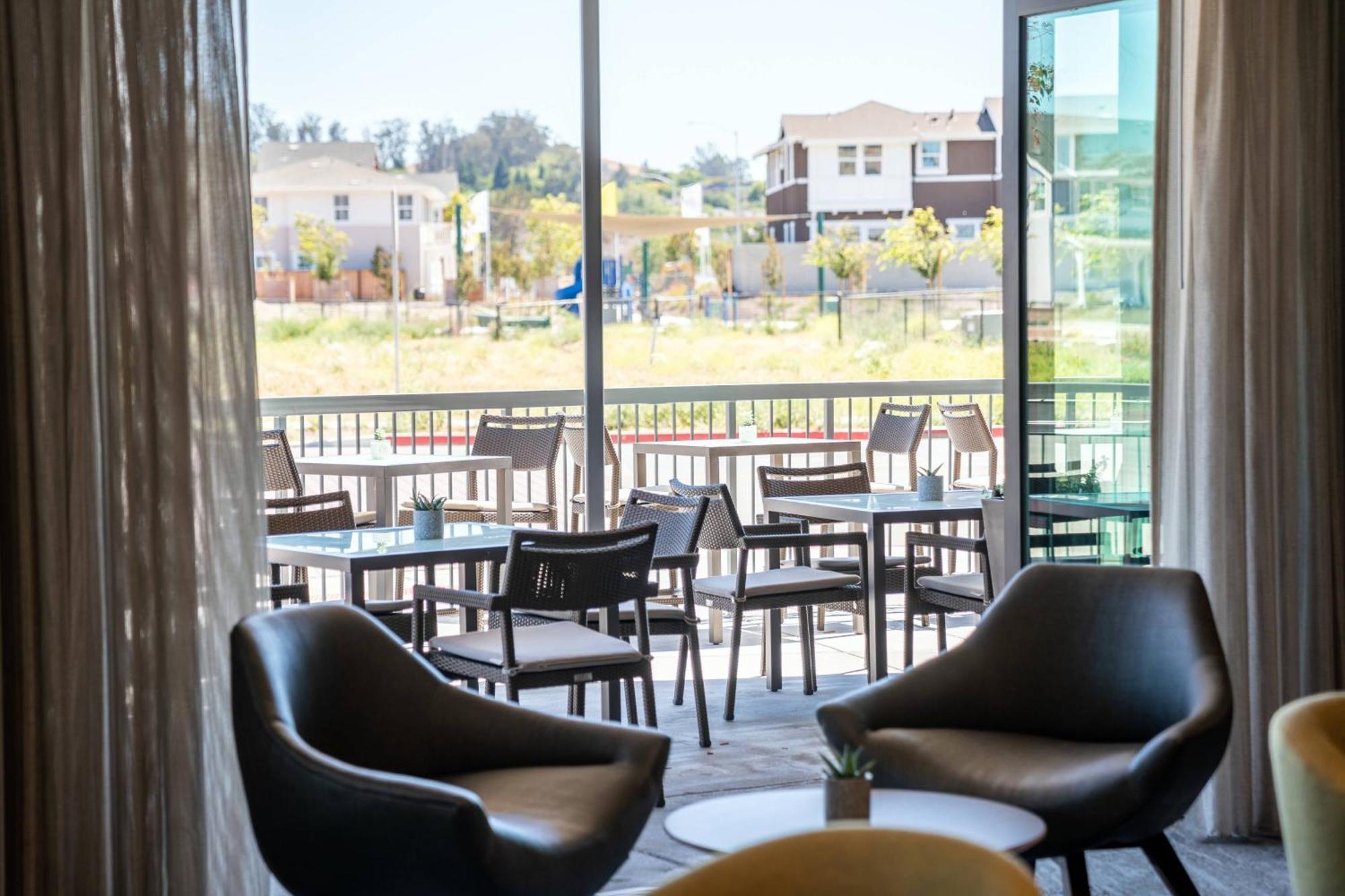 Courtyard By Marriott Petaluma Sonoma County Hotel Екстериор снимка