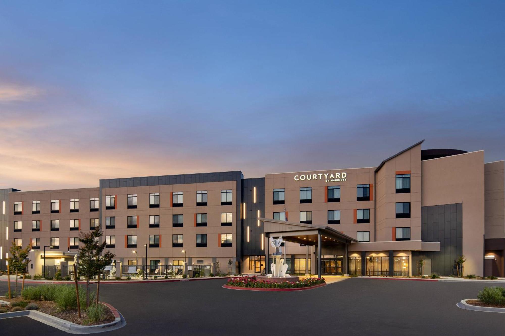 Courtyard By Marriott Petaluma Sonoma County Hotel Екстериор снимка
